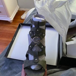 Green Guess By Guess Wedges